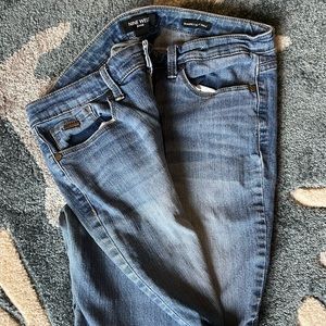 Nine West skinny jeans. Gently used.